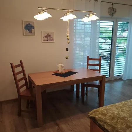 Apartman Eliska Vinohradni 200 Apartment Simonovice